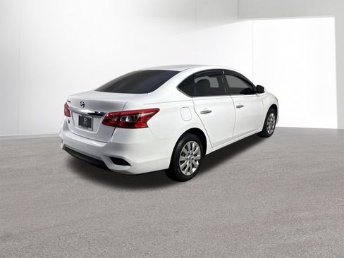 Used 2016 Nissan Sentra S FWD image 32