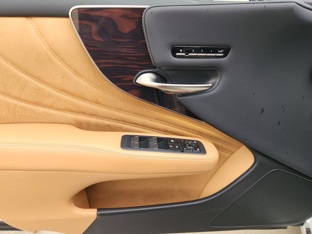 Certified 2022 Lexus LS 500 w/ Interior Upgrade Package RWD image 22