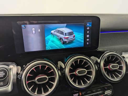 Used 2021 Mercedes-Benz GLB 250 image 48