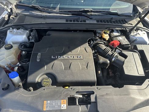 Used 2018 Lincoln Continental Premiere image 14