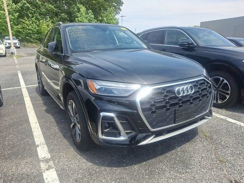 Used 2023 Audi Q5 2.0T Premium w/ Convenience Package AWD/4WD image 3