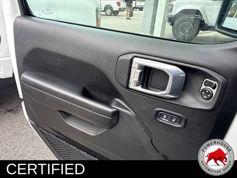 Used 2024 Jeep Wrangler Unlimited Rubicon AWD/4WD image 16