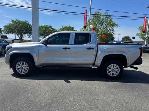 Used 2024 Toyota Tacoma SR image 6