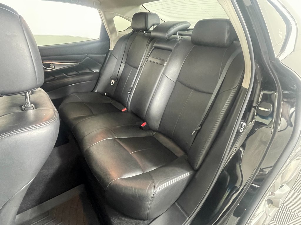 Used 2017 INFINITI Q70 L 3.7 AWD/4WD image 25