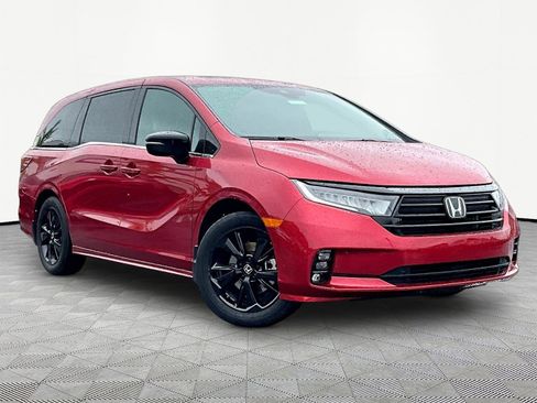 Used 2024 Honda Odyssey Sport image 3