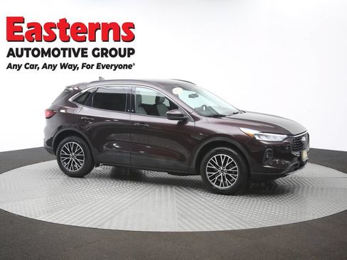 Used 2023 Ford Escape SE FWD image 48