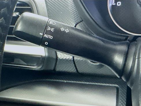 Used 2020 Subaru Forester Premium image 12