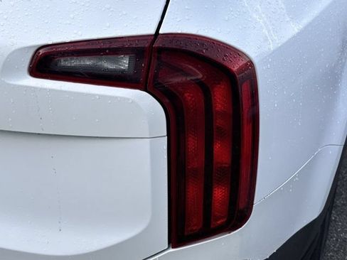 Used 2022 Kia Telluride S FWD image 8