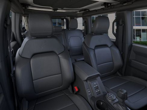 New 2025 Ford Bronco Badlands image 10