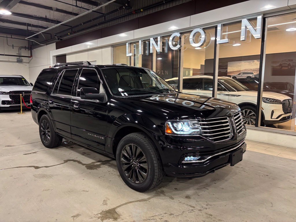 Used 2017 Lincoln Navigator Select AWD/4WD image 1