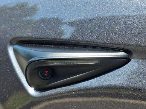 Used 2025 Tesla Model Y Long Range RWD image 30