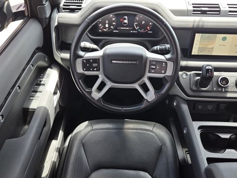 Used 2023 Land Rover Defender 110 S AWD/4WD image 7