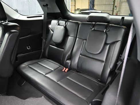 Used 2023 Ford Explorer Limited AWD/4WD image 14