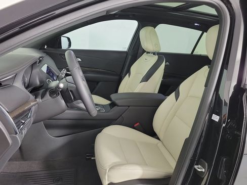Certified 2022 Cadillac XT4 Sport FWD image 17