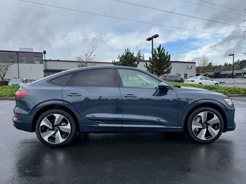 Used 2021 Audi e-tron Prestige w/ Prestige Package image 12