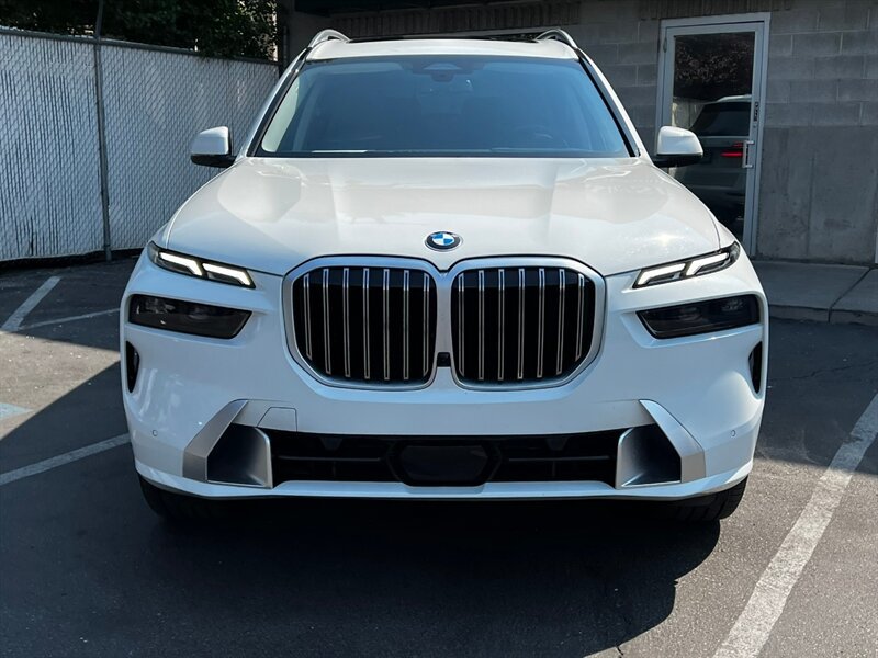 Used 2026 BMW X7 xDrive40i AWD/4WD image 2