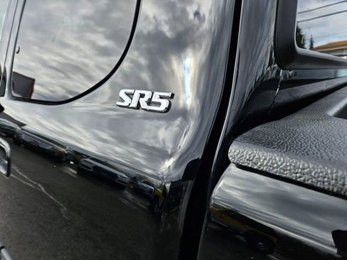 Used 2000 Toyota Tundra SR5 image 9