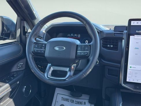 Used 2024 Ford Expedition Platinum image 16