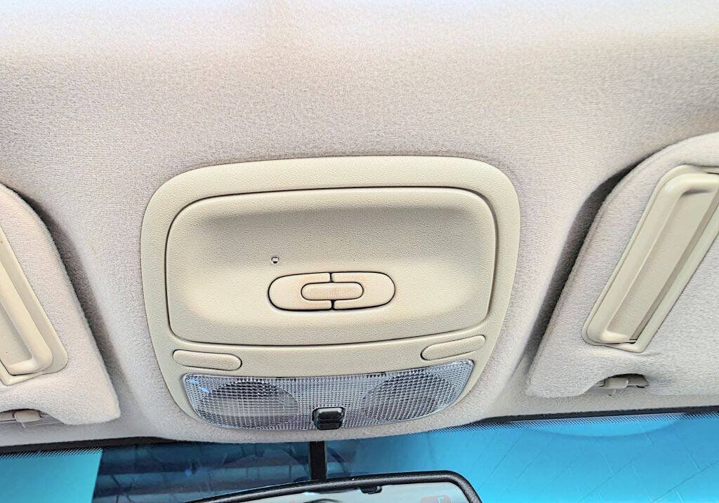 Used 1997 Oldsmobile Aurora FWD image 35