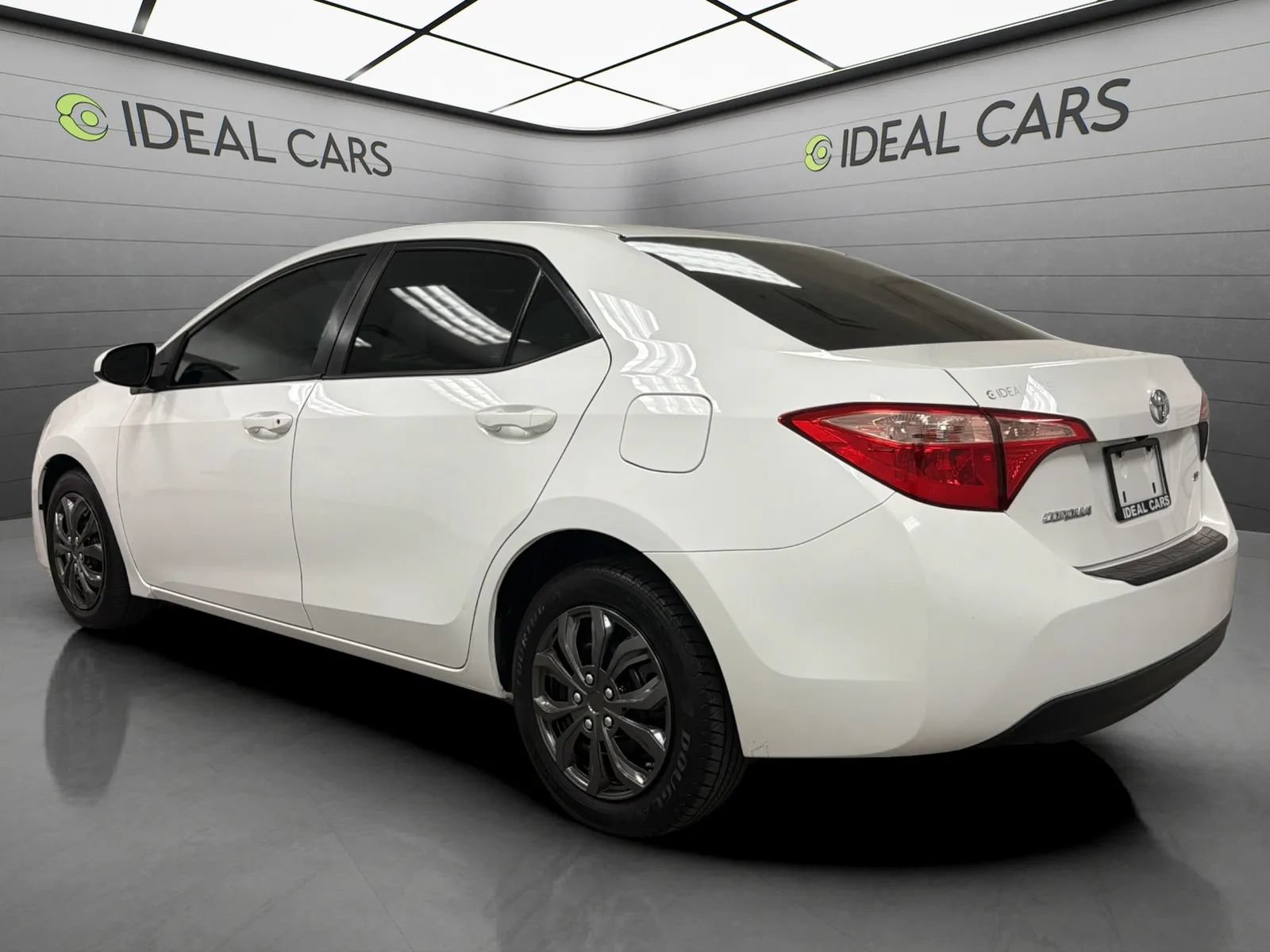Used 2018 Toyota Corolla LE w/ Carpet Mat Package (TMS) FWD image 7