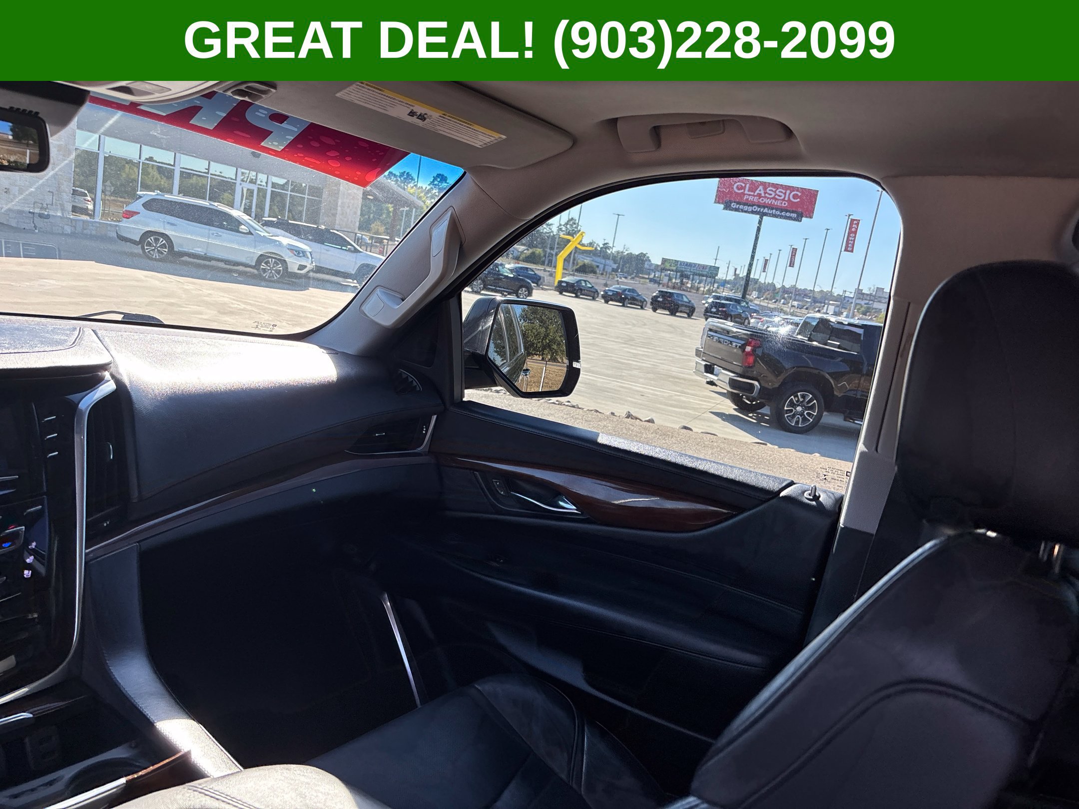 Used 2018 Cadillac Escalade Luxury AWD/4WD image 42