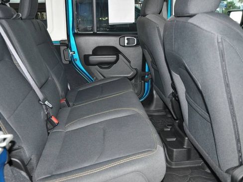 Used 2024 Jeep Wrangler Unlimited image 14