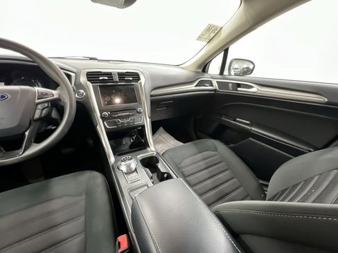 Certified 2018 Ford Fusion SE FWD image 15