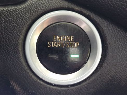 Used 2018 Chevrolet Equinox LT FWD image 22
