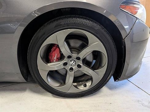 Used 2017 Alfa Romeo Giulia Ti w/ TI 19" Sport Package AWD/4WD image 12
