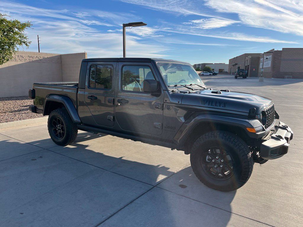 Used 2024 Jeep Gladiator Sport AWD/4WD image 5