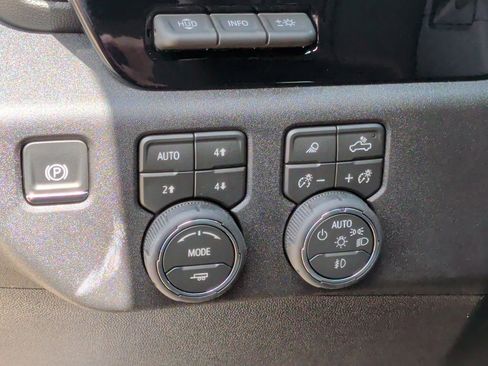 New 2026 Chevrolet Silverado 2500 ZR2 AWD/4WD image 17