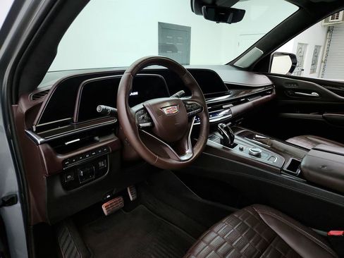 Used 2022 Cadillac Escalade ESV Sport Platinum w/ LPO, ONYX Package AWD/4WD image 13