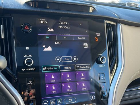 Used 2020 Subaru Outback Limited image 16