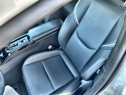 Used 2025 Toyota Prius XLE image 20