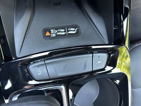 New 2026 Chevrolet Trax RS w/ Sunroof Package FWD image 35
