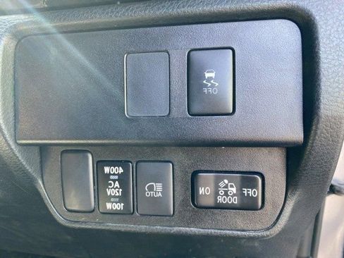 Used 2021 Toyota Tacoma TRD Off-Road w/ Technology Package image 30