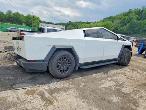 Used 2024 Tesla Cybertruck AWD Crew Cab image 4