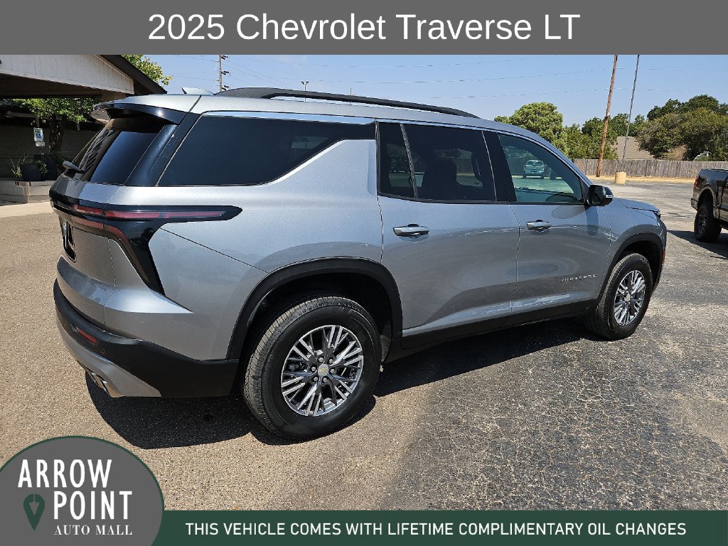 Used 2025 Chevrolet Traverse LT FWD image 12