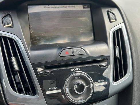 Used 2012 Ford Focus Titanium image 21