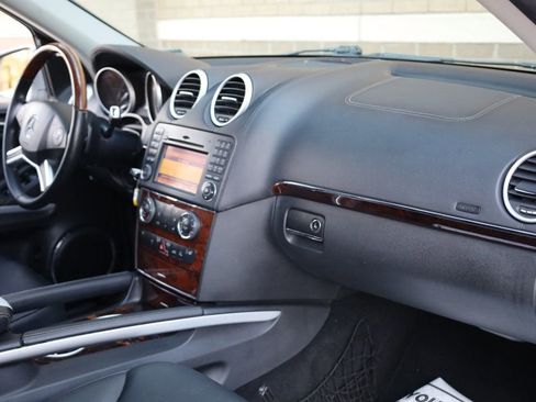 Used 2011 Mercedes-Benz GL 450 4MATIC image 26