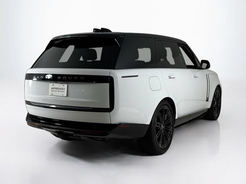 Used 2024 Land Rover Range Rover SE AWD/4WD image 5