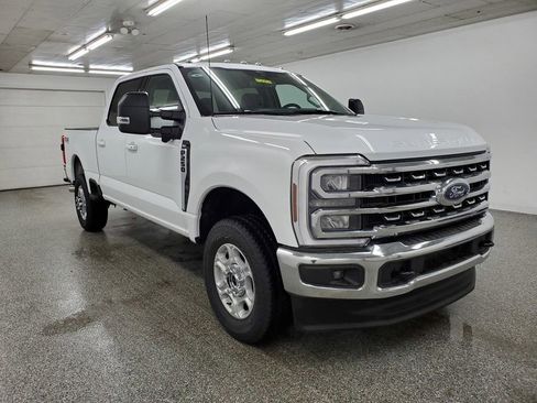 New 2026 Ford F250 XLT w/ XLT Premium Package AWD/4WD image 3