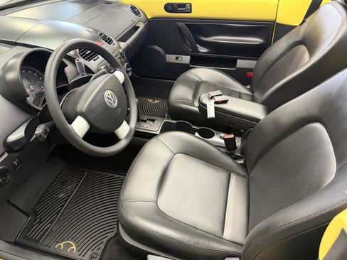 Used 2007 Volkswagen Beetle Convertible image 18