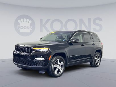 Used 2023 Jeep Grand Cherokee Limited w/ Trailer Tow Prep Group (B)
