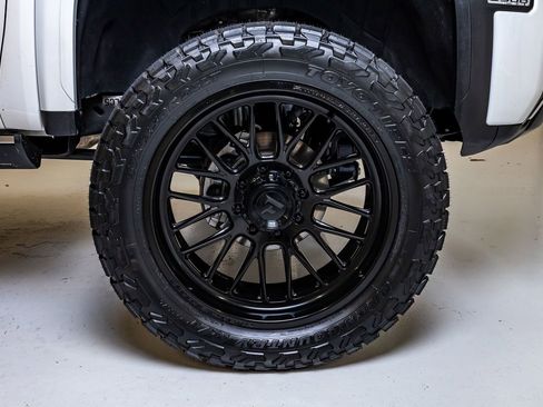 Used 2025 GMC Sierra 2500 Denali Ultimate AWD/4WD image 12