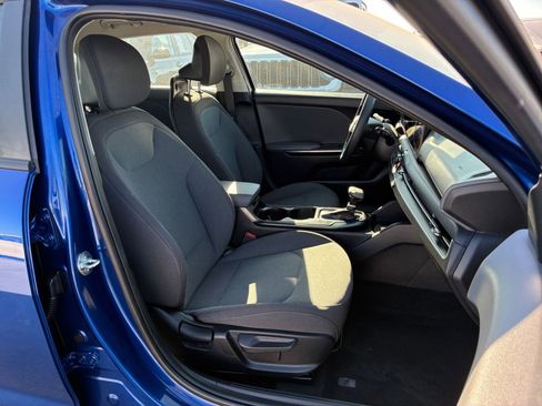 Used 2025 Kia K4 LXS image 35
