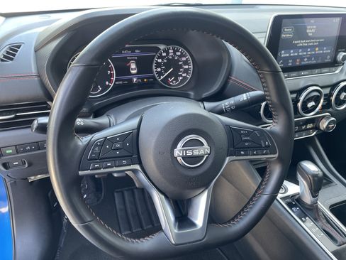 Used 2025 Nissan Sentra SR FWD image 17