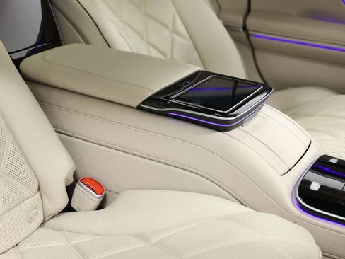 Used 2022 Mercedes-Benz Maybach S 580 4MATIC image 95