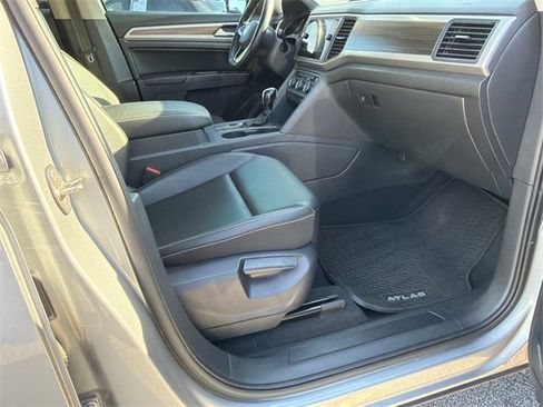 Used 2021 Volkswagen Atlas SE image 13