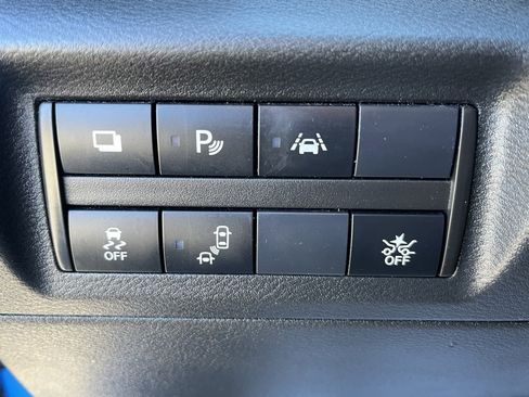 Used 2022 Nissan Kicks S image 13